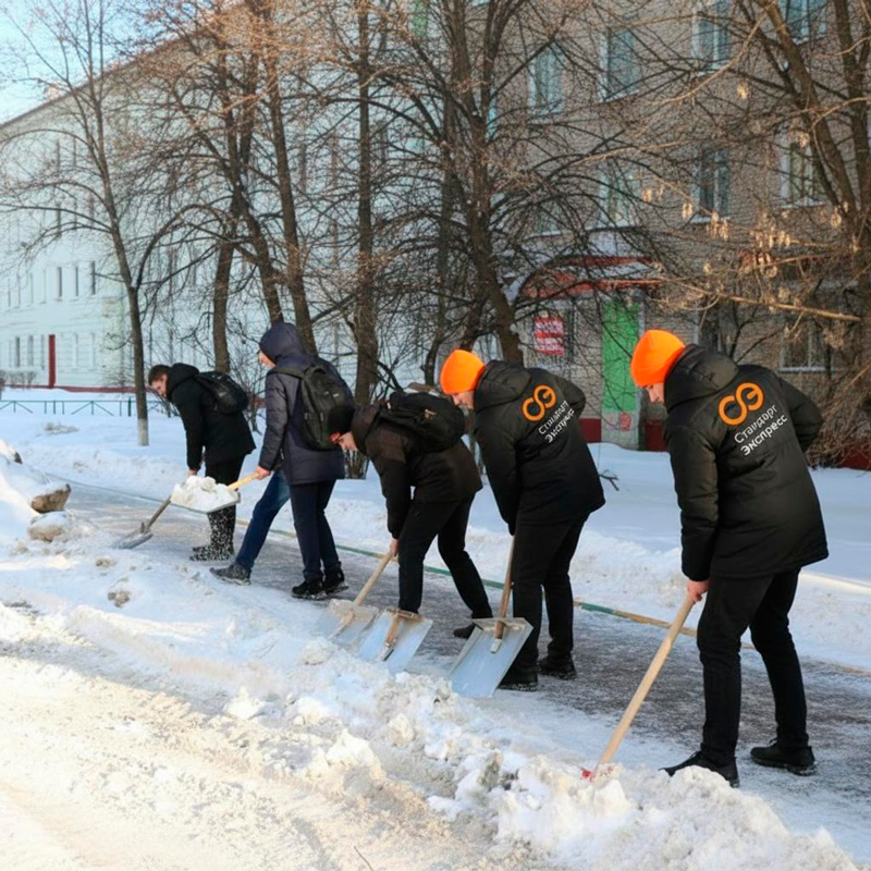 Уборка снега с крыш и территорий в Мантурово
